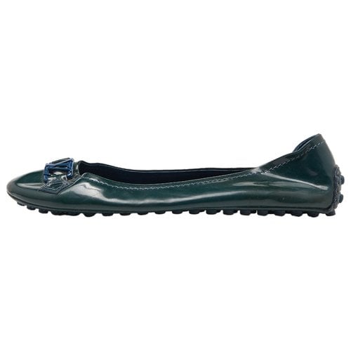 Pre-owned Louis Vuitton Patent Leather Flats In Green