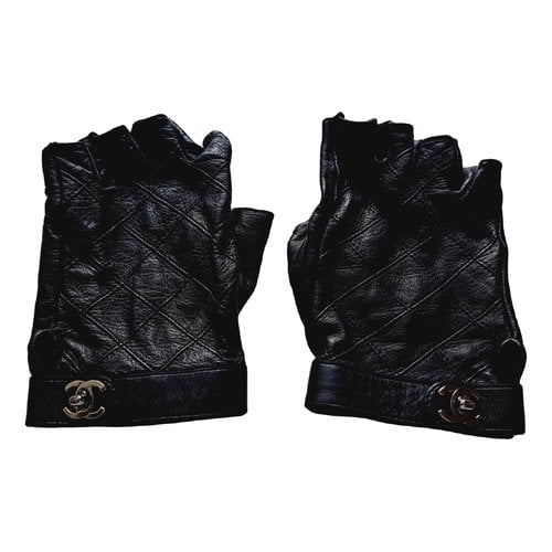 Pre-owned Chanel Leather Gloves In Black