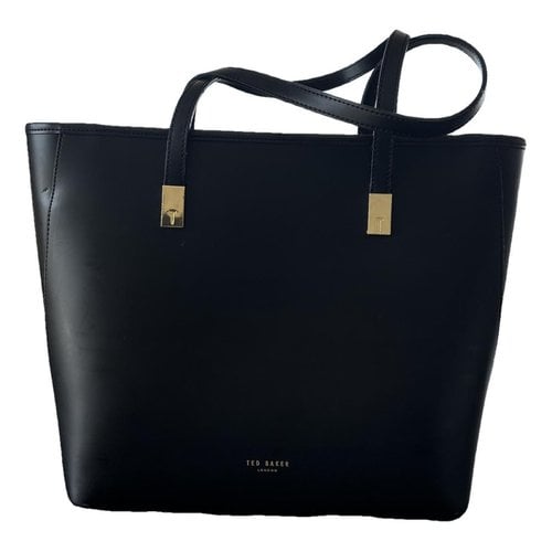 Pre-owned Ted Baker Patent Leather Tote In Black