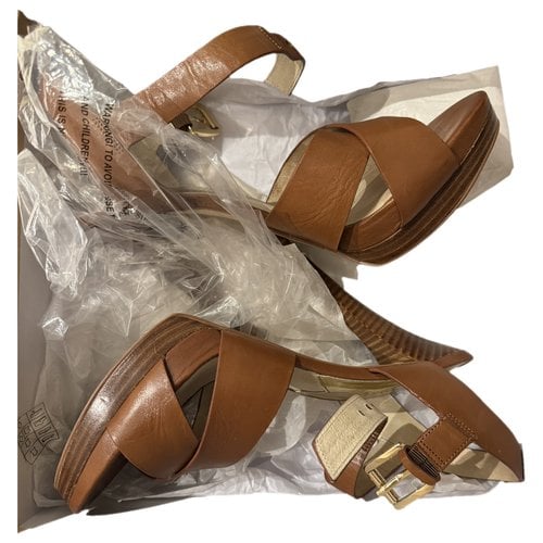 Pre-owned Michael Kors Leather Sandal In Brown