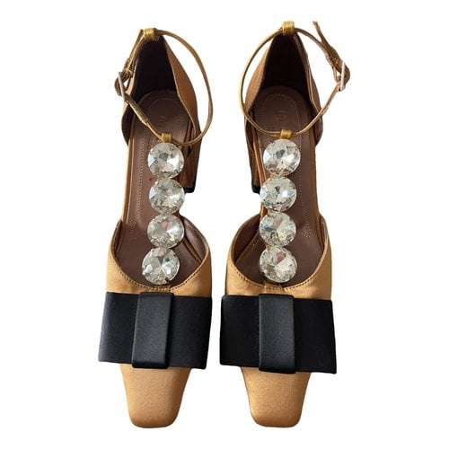 Pre-owned Marni Cloth Heels In Gold
