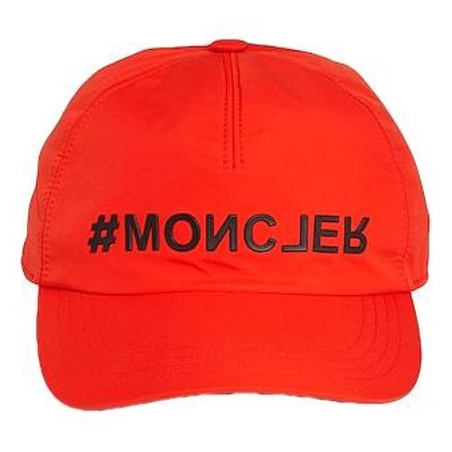 Pre-owned Moncler Hat In Red