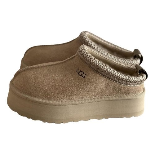 Pre-owned Ugg Leather Trainers In Beige