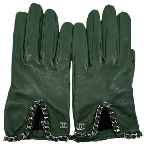 Pre-owned Chanel Leather Gloves In Green