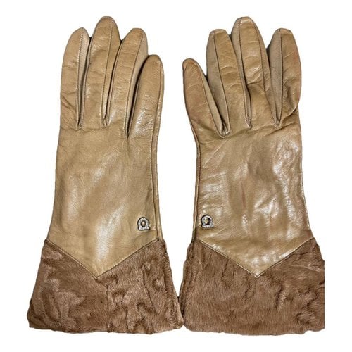 Pre-owned Ferragamo Leather Gloves In Beige
