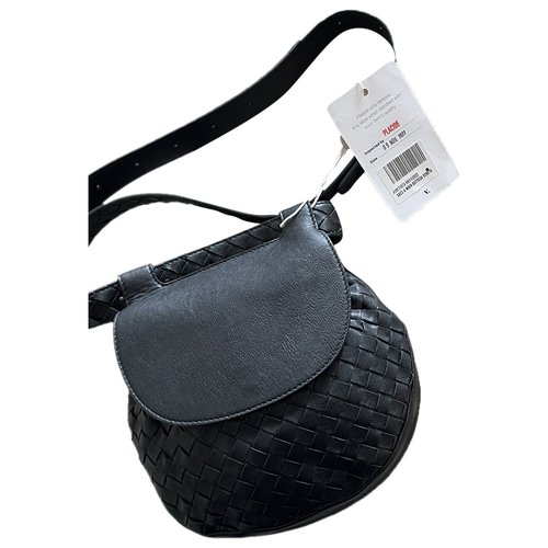 Pre-owned Bottega Veneta Leather Crossbody Bag In Black