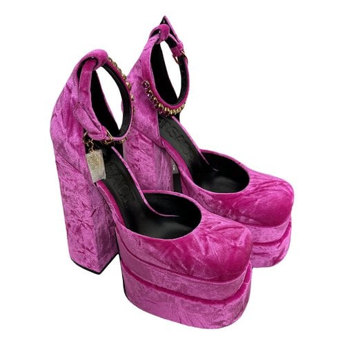 Pre-owned Versace Medusa Aevitas Velvet Heels In Pink