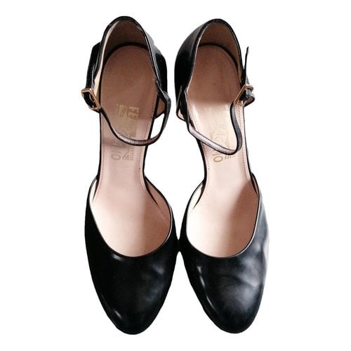 Pre-owned Ferragamo Leather Heels In Black