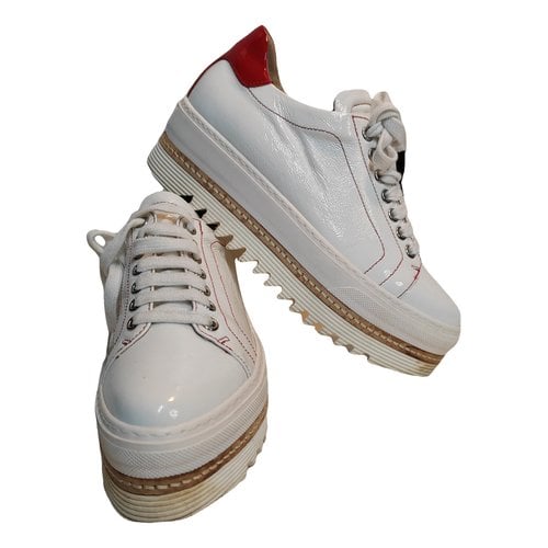 Pre-owned Laura Bellariva Patent Leather Trainers In White