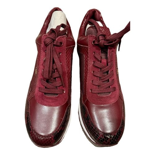Pre-owned Michael Kors Leather Trainers In Burgundy