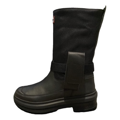 Pre-owned Hunter Leather Boots In Black
