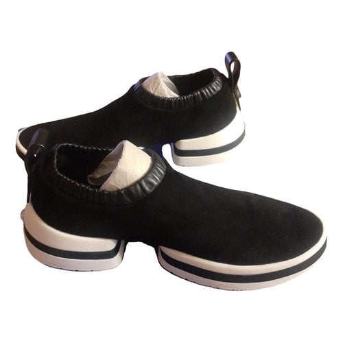 Pre-owned Stuart Weitzman Leather Trainers In Black