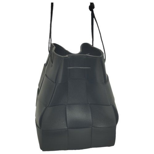 Pre-owned Bottega Veneta Cassette Bucket Leather Crossbody Bag In Black