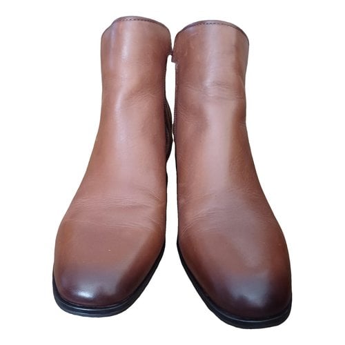 Pre-owned Tamaris Leather Boots In Brown