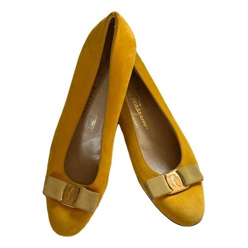 Pre-owned Ferragamo Vara Leather Ballet Flats In Yellow