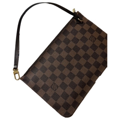 Pre-owned Louis Vuitton Linen Clutch Bag In Brown