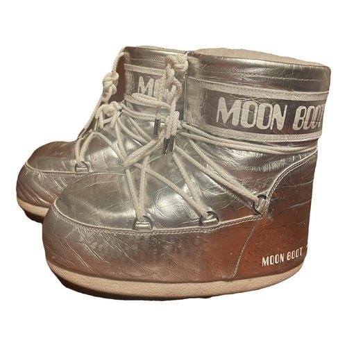 Pre-owned Moon Boot Vegan Leather Snow Boots In Silver