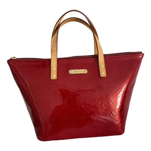 Pre-owned Louis Vuitton Bellevue Patent Leather Handbag In Red