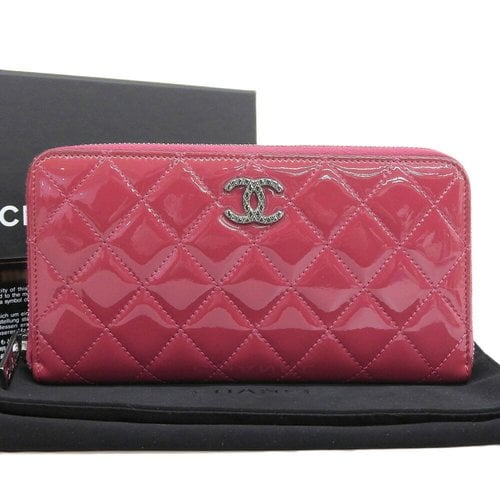 Pre-owned Chanel Patent Leather Wallet In Pink