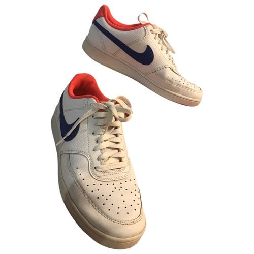 Pre-owned Nike Low Trainers In White