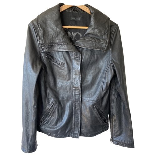 Pre-owned Ikks Leather Short Vest In Black