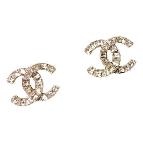 Pre-owned Chanel Cc Earrings In Silver