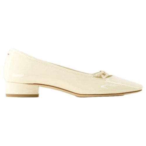 Pre-owned Aeyde Leather Flats In Beige