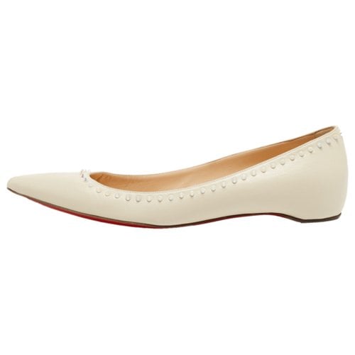 Pre-owned Christian Louboutin Leather Flats In Ecru