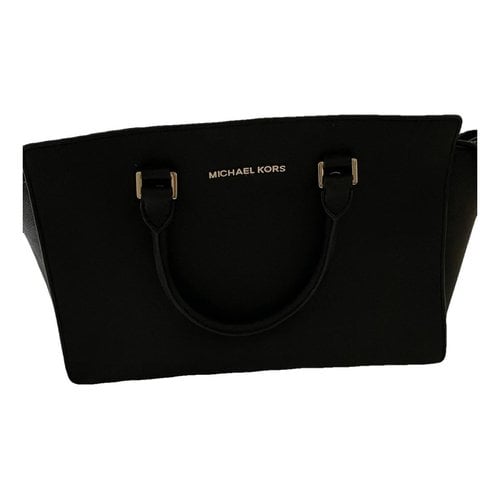 Pre-owned Michael Kors Selma Leather Handbag In Black