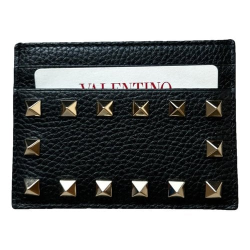 Pre-owned Valentino Garavani Rockstud Leather Card Wallet In Black