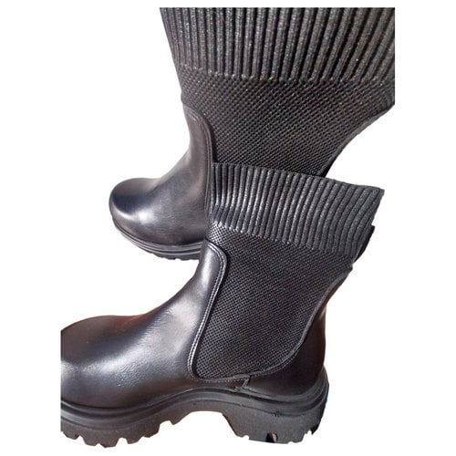 Pre-owned Poesie Veneziane Leather Boots In Black