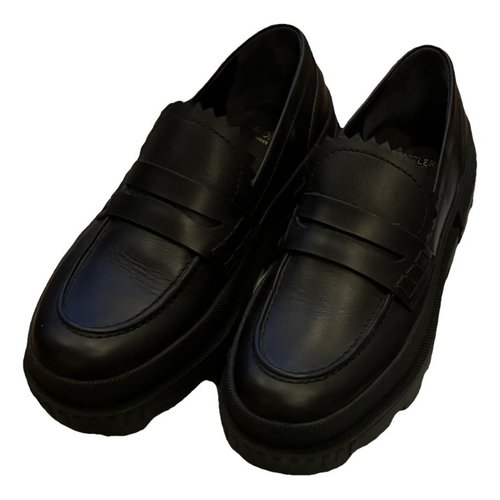 Pre-owned Moncler Leather Flats In Black