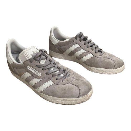 Pre-owned Adidas Originals Gazelle Low Trainers In Grey