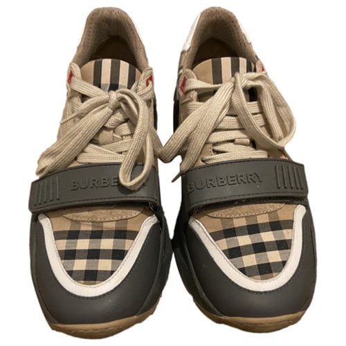 Pre-owned Burberry Leather Low Trainers In Grey