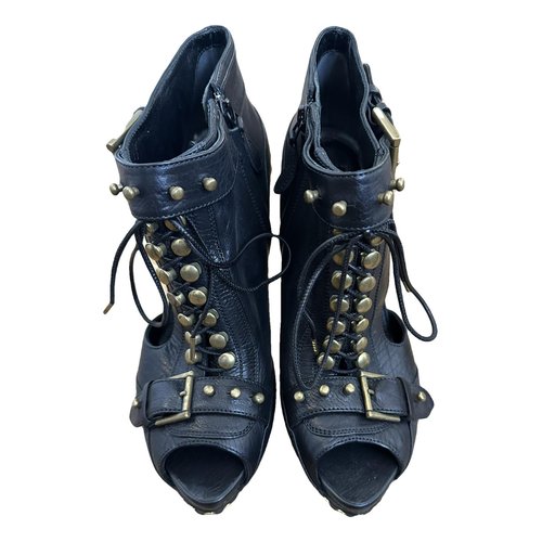 Pre-owned Alexander Mcqueen Leather Heels In Black