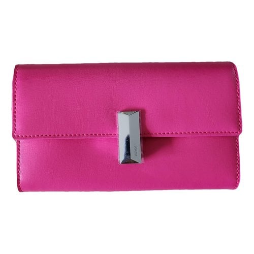 Pre-owned Hugo Boss Leather Clutch Bag In Pink