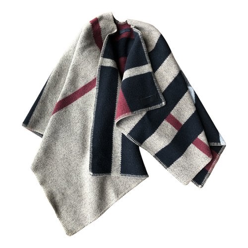 Pre-owned Burberry Wool Stole In Camel