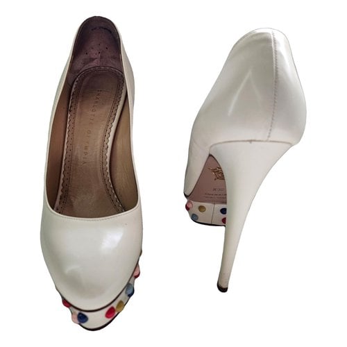 Pre-owned Charlotte Olympia Dolly Patent Leather Heels In White