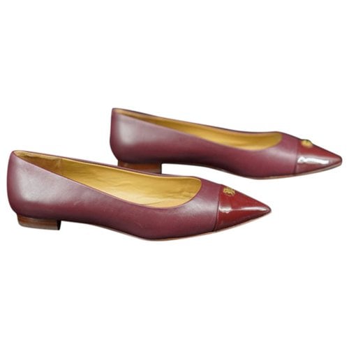 Pre-owned Tory Burch Leather Flats In Burgundy
