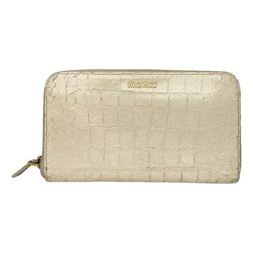 Pre-owned Miu Miu Leather Wallet In White