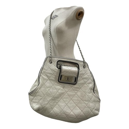 Pre-owned Chanel Mademoiselle Leather Crossbody Bag In White
