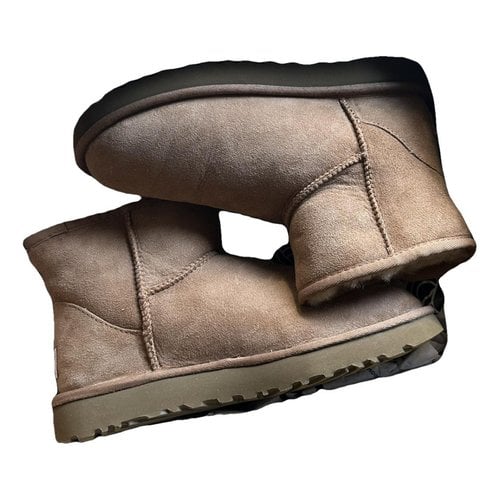 Pre-owned Ugg Shearling Boots In Camel