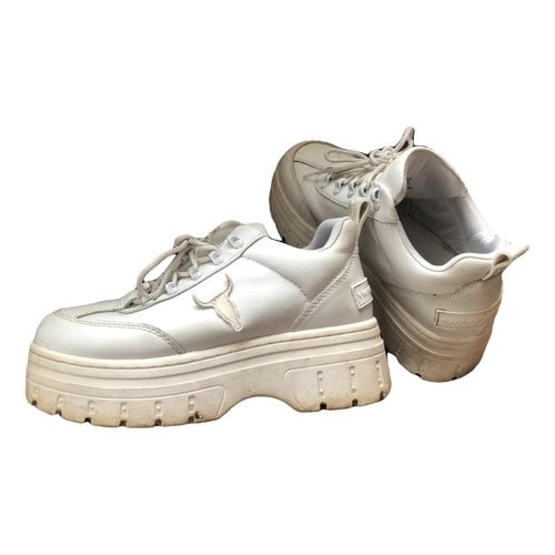Pre-owned Windsor Smith Leather Trainers In White