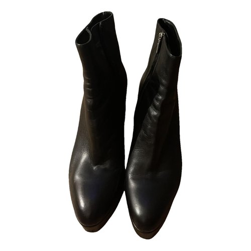 Pre-owned Gianvito Rossi Leather Boots In Black