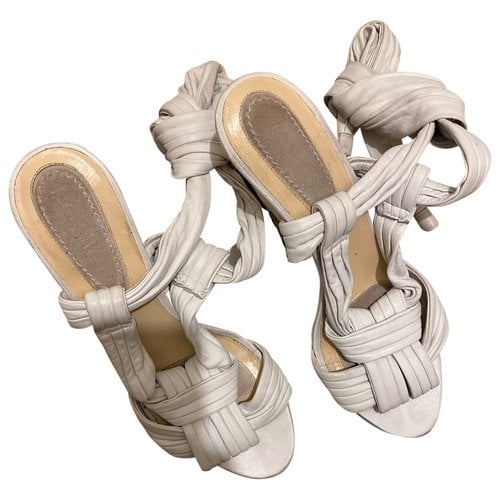 Pre-owned Loewe Leather Sandals In White