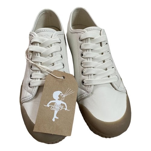 Pre-owned Spring Court Leather Trainers In Ecru