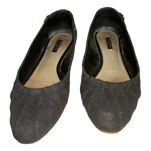 Pre-owned Louis Vuitton Cloth Ballet Flats In Black