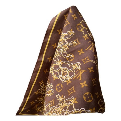 Pre-owned Louis Vuitton Châle Monogram Shine Silk Neckerchief In Brown