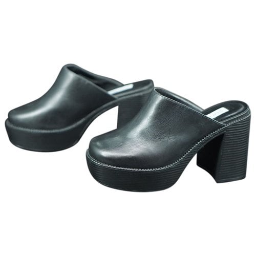Pre-owned Steve Madden Leather Mules & Clogs In Black