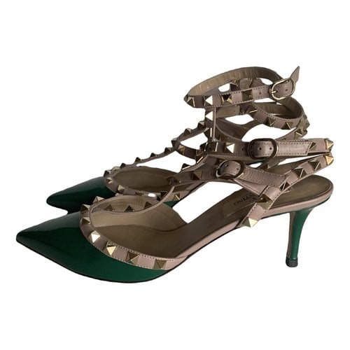 Pre-owned Valentino Garavani Patent Leather Heels In Green
